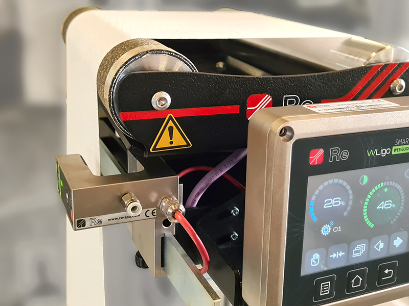 SIR-M.25 sensor on surgical mask machine