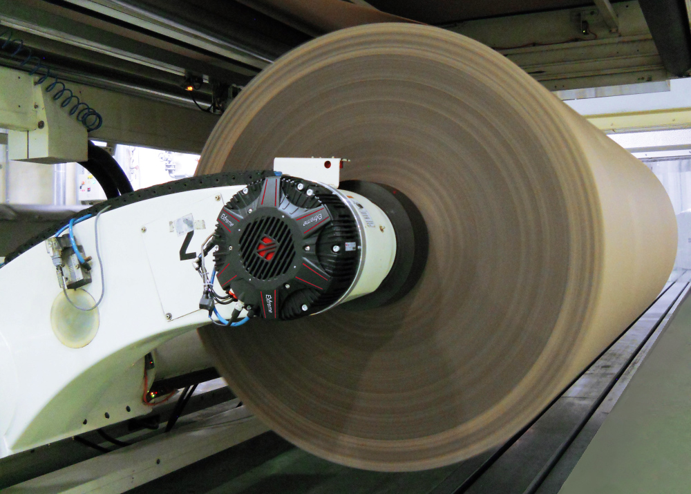 Extreme XT10 on corrugated cardboard unwinder