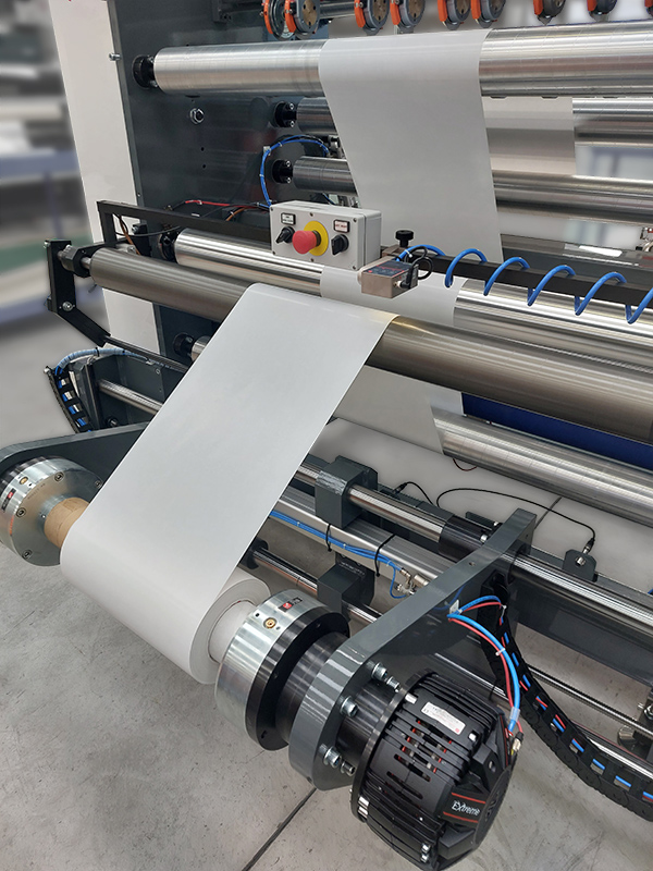 MX16.3 on shaftless slitter rewinder