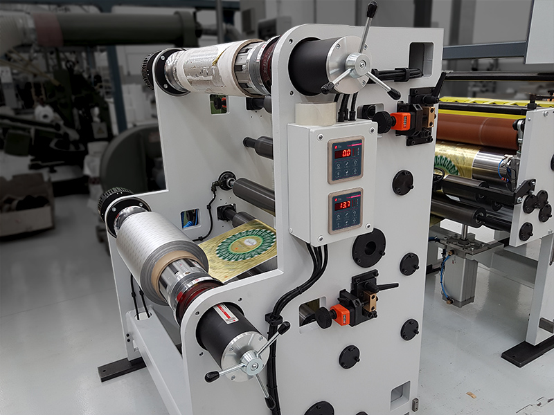 Flange axial movement safety chucks on printing machine