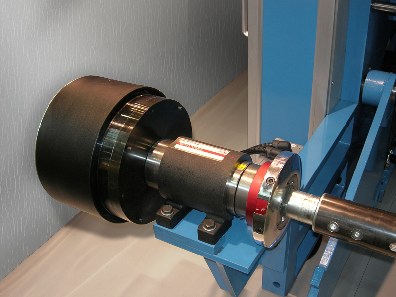 Foot axial movement safety chuck, brake side